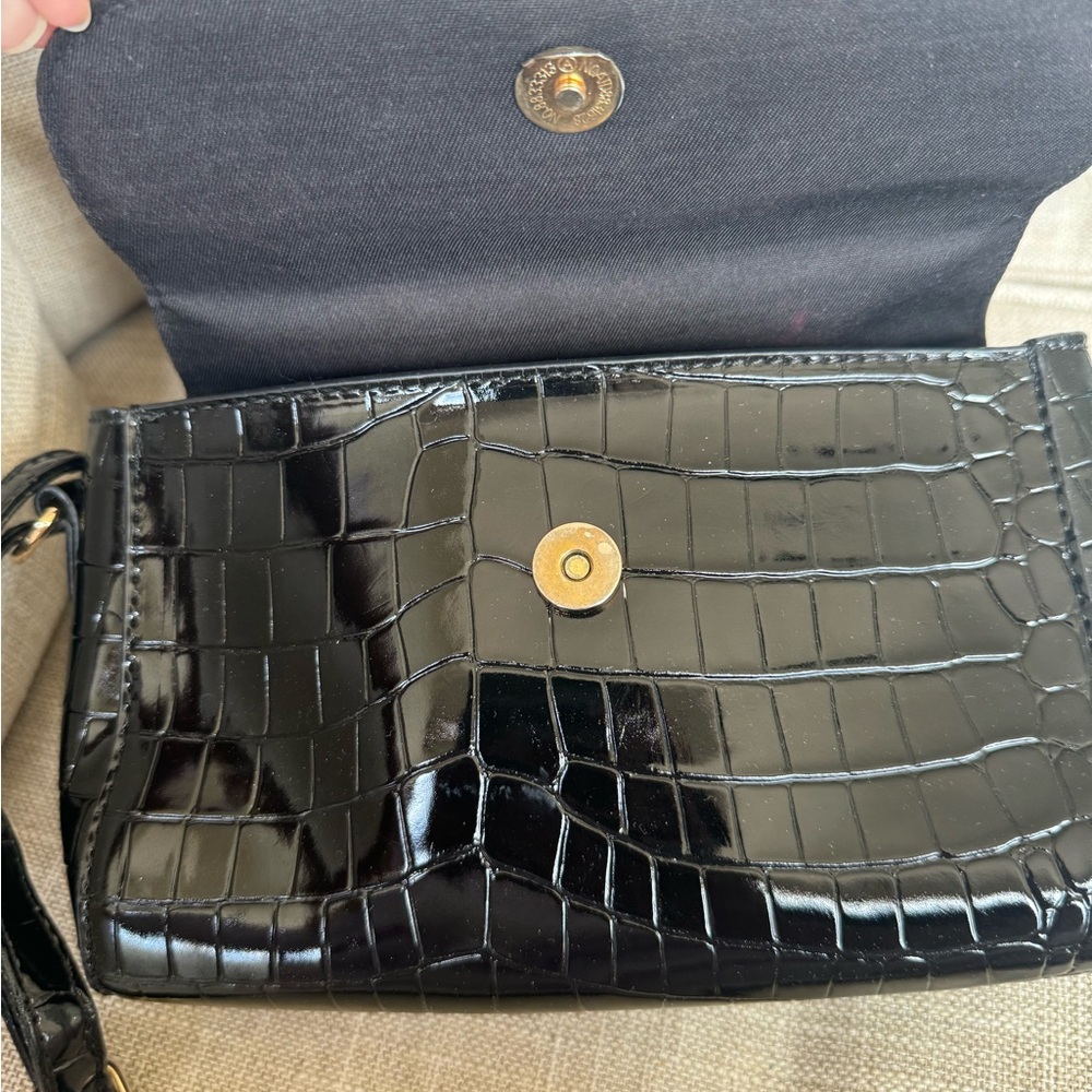 Black croc embossed crossbody bag with top handle - Picture 9 of 10